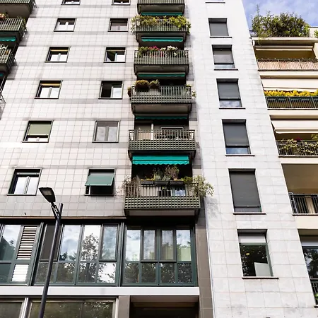 Apartment Dacla Hosting Luxury Sempione With Terrace Milan